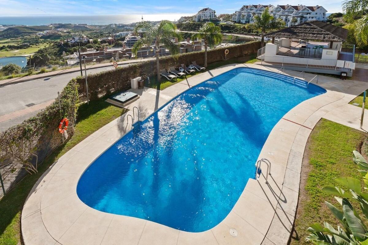 Chic Mijas Retreat With Pool & Terrace - Rdr465 Apartment Luaran gambar